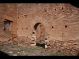 03109 ostia - regio i - insula ii - caseggiato del pantomimo apolausto and caseggiato del balcone ligneo (i,ii,2.6) - raum 42 - bli ri raum 41 - 09-2022.jpg